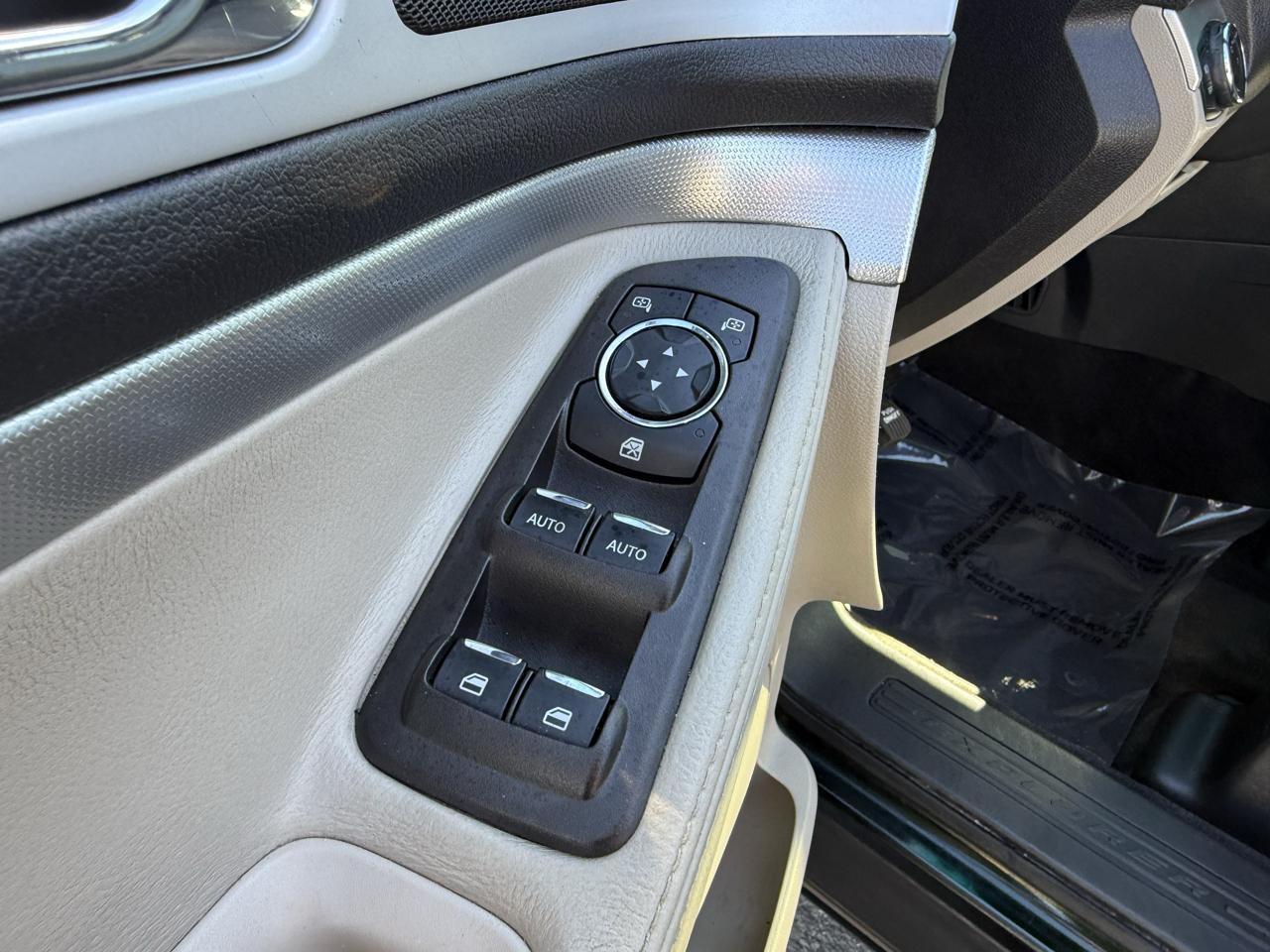 Ford Explorer 4dr XLT 4WD 2013