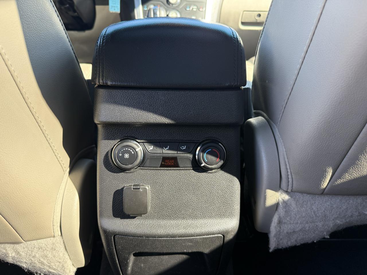 Ford Explorer 4dr XLT 4WD 2013