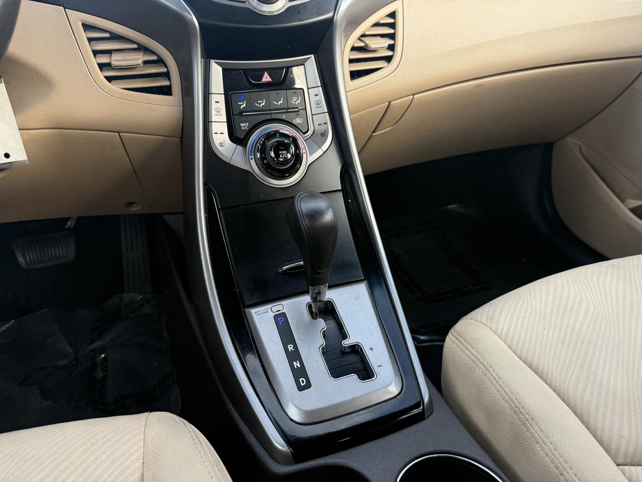 Hyundai Elantra 4dr Sdn Auto GLS PZEV (Ulsan Plant) *Ltd Avail* 2013