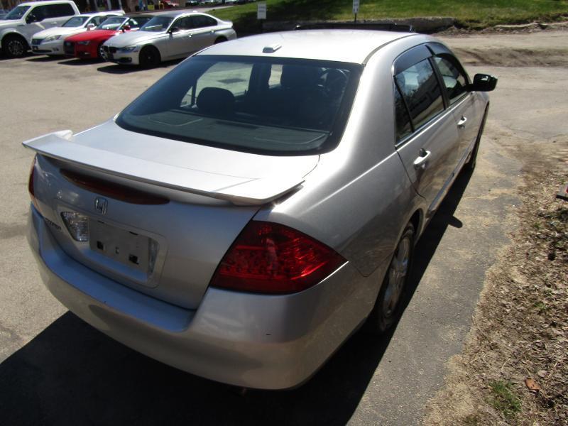 Honda Accord EX-L Sedan AT with Navigation and XM Radio 2006