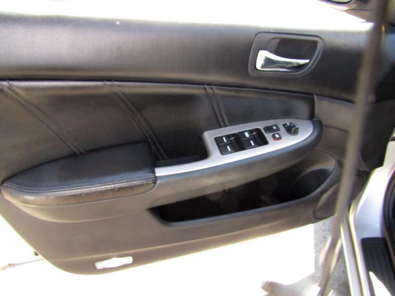 Honda Accord EX-L Sedan AT with Navigation and XM Radio 2006