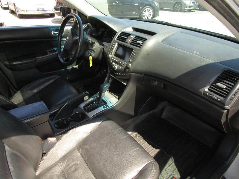 Honda Accord EX-L Sedan AT with Navigation and XM Radio 2006