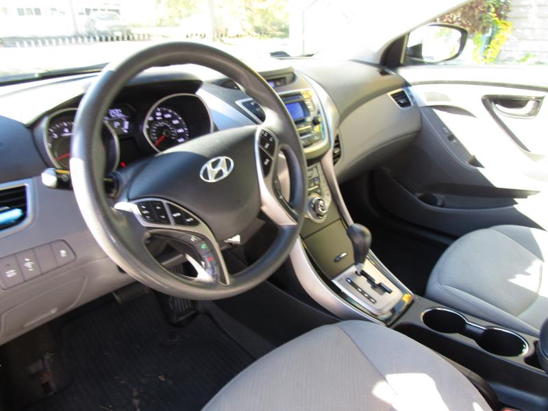 Hyundai Elantra 4dr Sdn Auto SE 2013 Hyundai Elantra 4dr Sdn Auto SE 2013