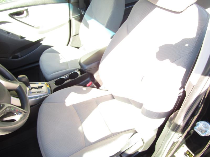Hyundai Elantra 4dr Sdn Auto SE 2013 Hyundai Elantra 4dr Sdn Auto SE 2013