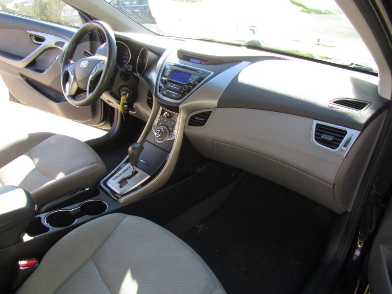 Hyundai Elantra 4dr Sdn Auto SE 2013 Hyundai Elantra 4dr Sdn Auto SE 2013