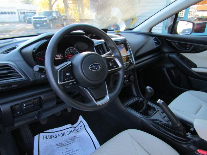 Subaru Impreza 2.0i 5M 5-Door 2017 Subaru Impreza 2.0i 5M 5-Door 2017