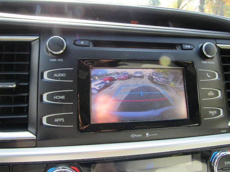 Toyota Highlander LE AWD V6 2015