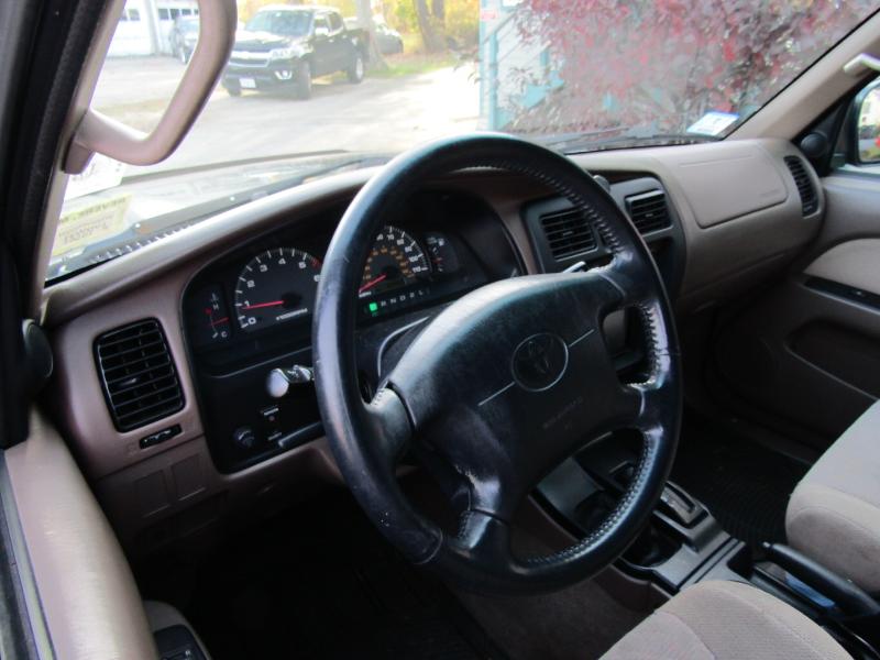 Toyota 4Runner SR5 4WD 2000 Toyota 4Runner SR5 4WD 2000