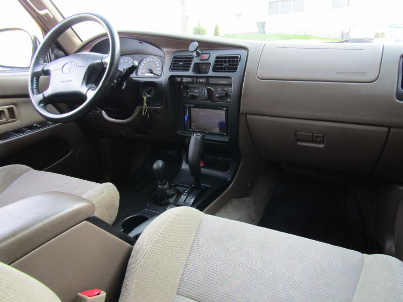 Toyota 4Runner SR5 4WD 2000 Toyota 4Runner SR5 4WD 2000