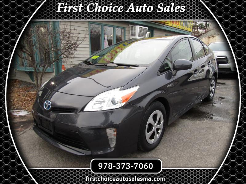 2015 Toyota Prius Two's photo