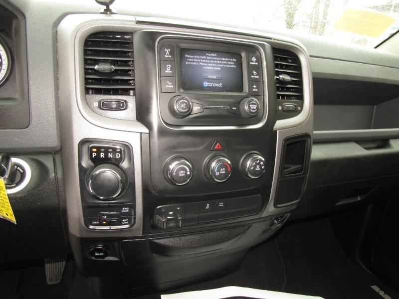 RAM 1500 Tradesman Quad Cab 4WD 2014