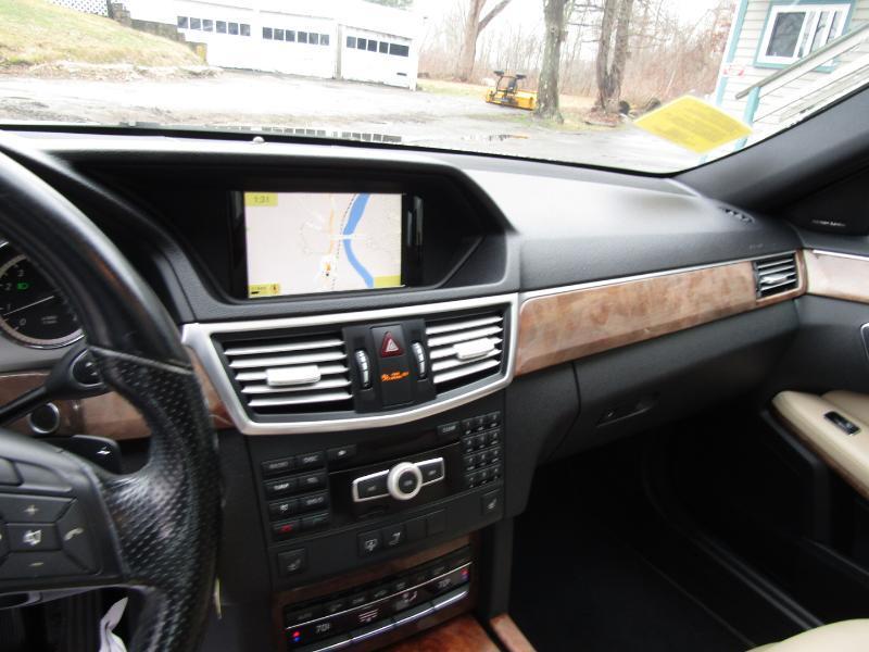 Mercedes-Benz E-Class E350 4MATIC Sedan 2012