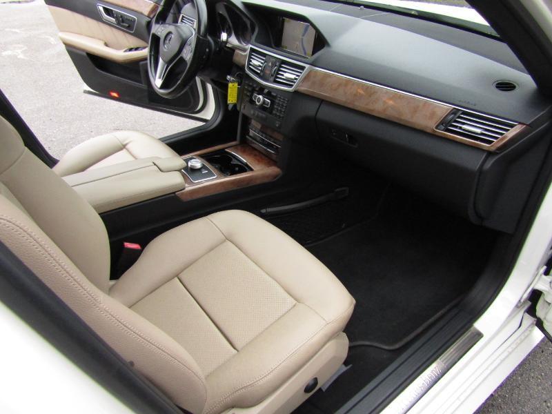 Mercedes-Benz E-Class E350 4MATIC Sedan 2012