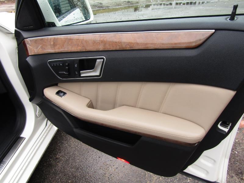 Mercedes-Benz E-Class E350 4MATIC Sedan 2012