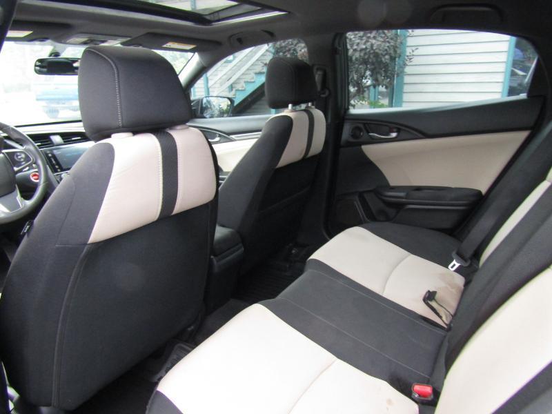 2018 Honda Civic Hatchback EX - Photo 17