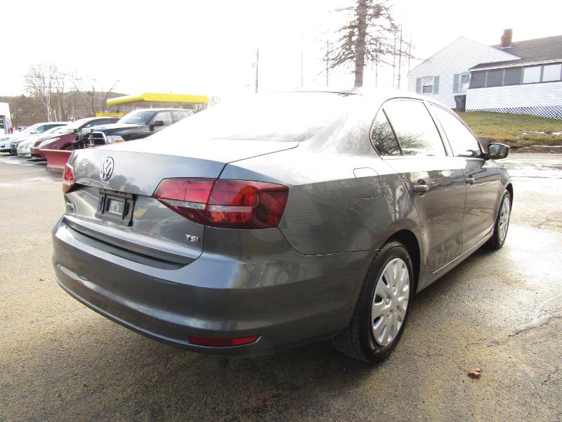 Volkswagen Jetta 1.4T S 6A 2017