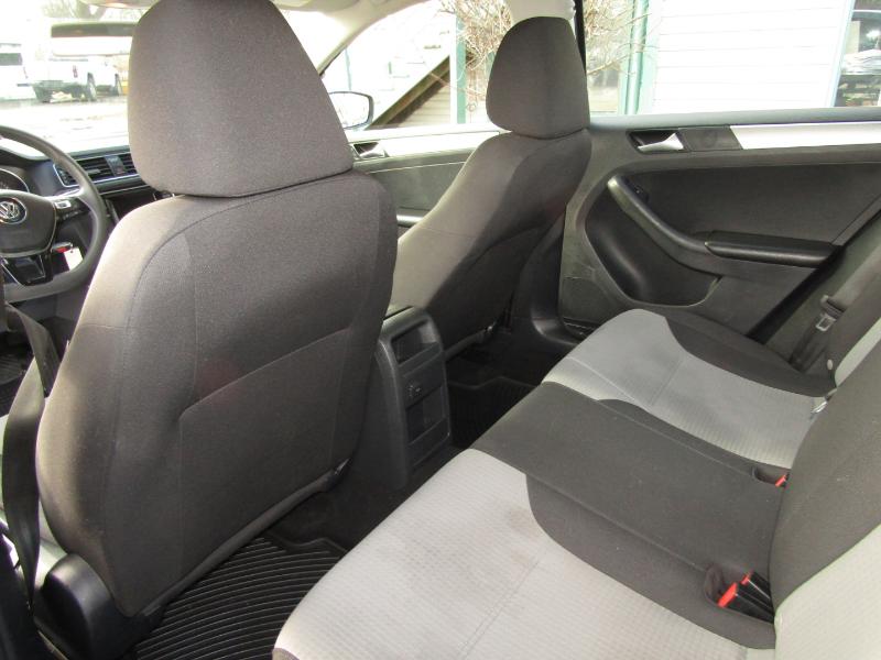 Volkswagen Jetta 1.4T S 6A 2017