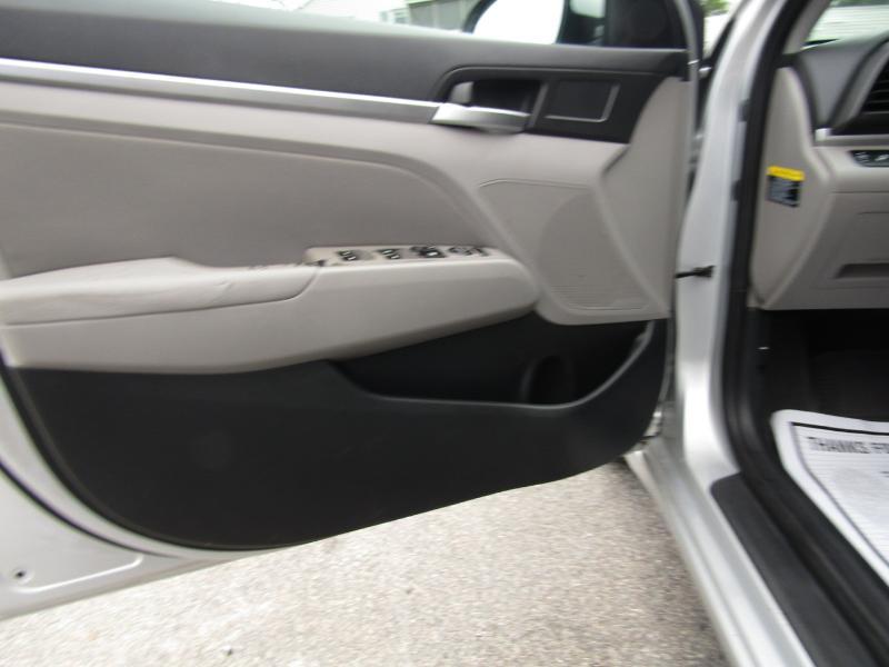 Hyundai Elantra SEL 2019