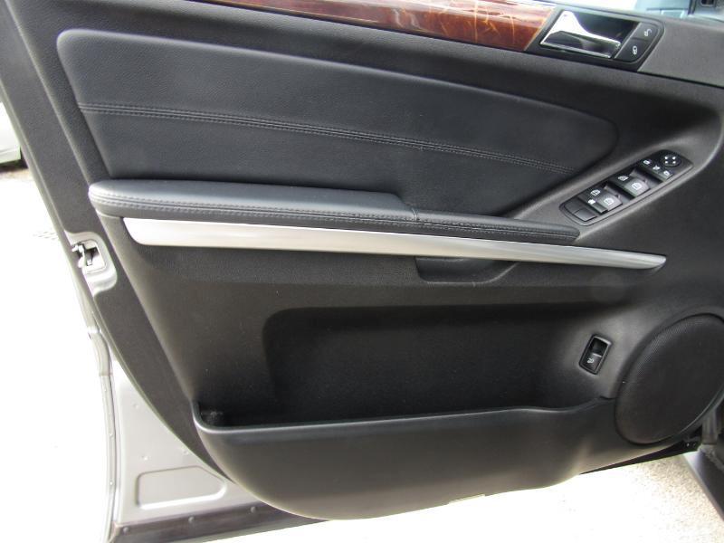 Mercedes-Benz M-Class ML350 4MATIC 2011