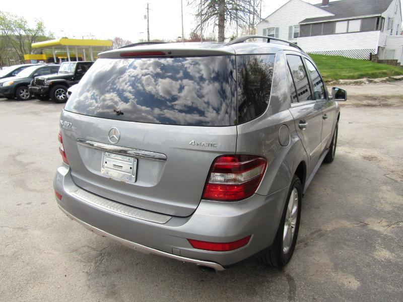 Mercedes-Benz M-Class ML350 4MATIC 2011