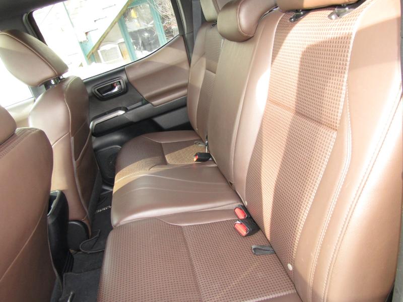 Toyota Tacoma Limited Double Cab V6 6AT 4WD 2017