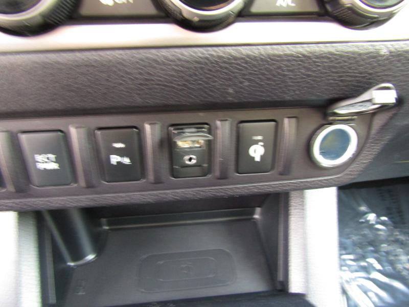 Toyota Tacoma Limited Double Cab V6 6AT 4WD 2017