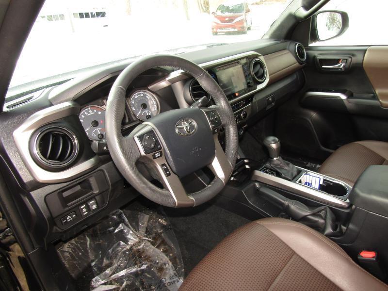 Toyota Tacoma Limited Double Cab V6 6AT 4WD 2017