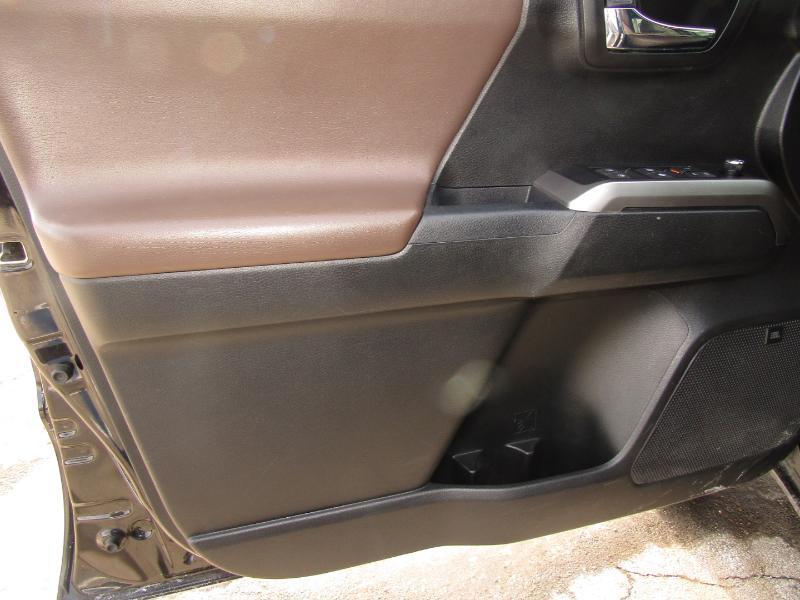 Toyota Tacoma Limited Double Cab V6 6AT 4WD 2017