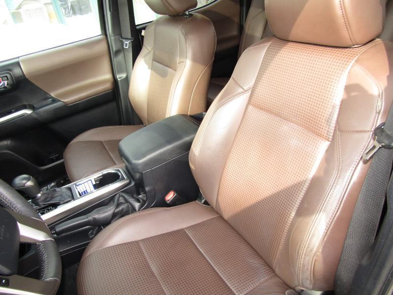 Toyota Tacoma Limited Double Cab V6 6AT 4WD 2017