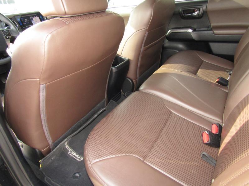 Toyota Tacoma Limited Double Cab V6 6AT 4WD 2017