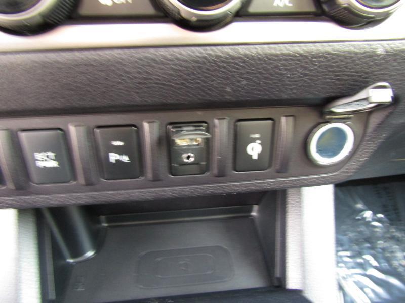 Toyota Tacoma Limited Double Cab V6 6AT 4WD 2017