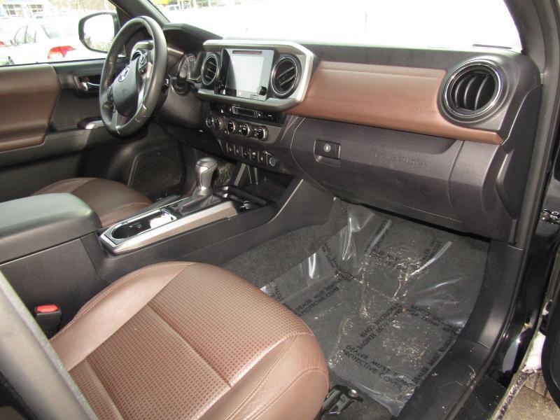 Toyota Tacoma Limited Double Cab V6 6AT 4WD 2017