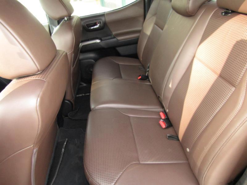 Toyota Tacoma Limited Double Cab V6 6AT 4WD 2017