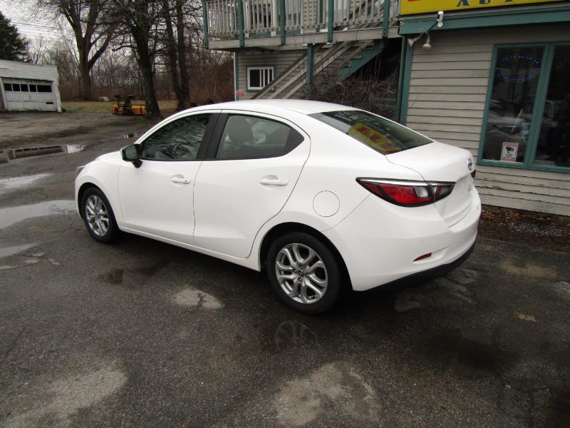 Scion iA  2016