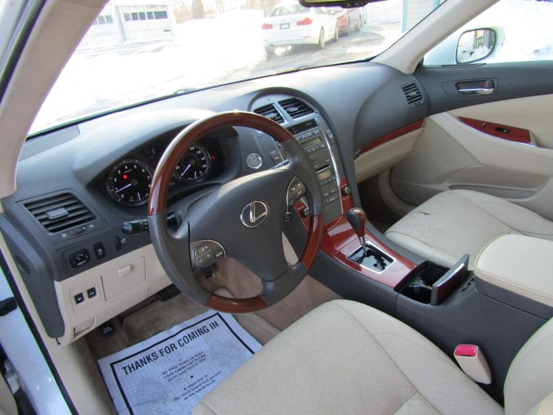 Lexus ES 350 Sedan 2011