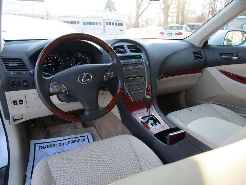 Lexus ES 350 Sedan 2011