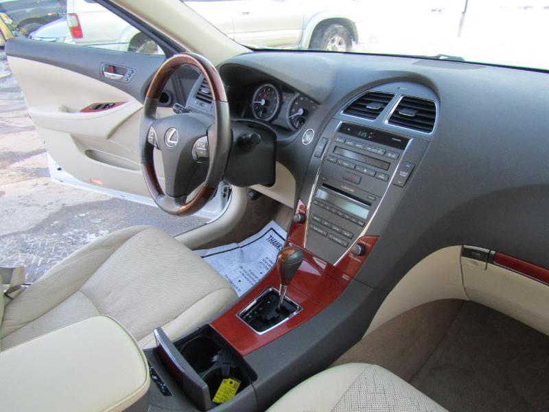 Lexus ES 350 Sedan 2011