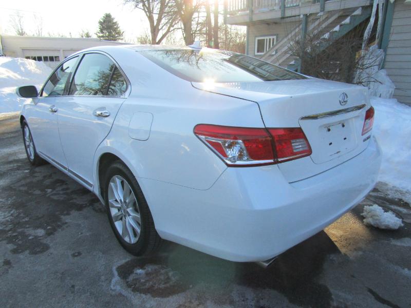 Lexus ES 350 Sedan 2011