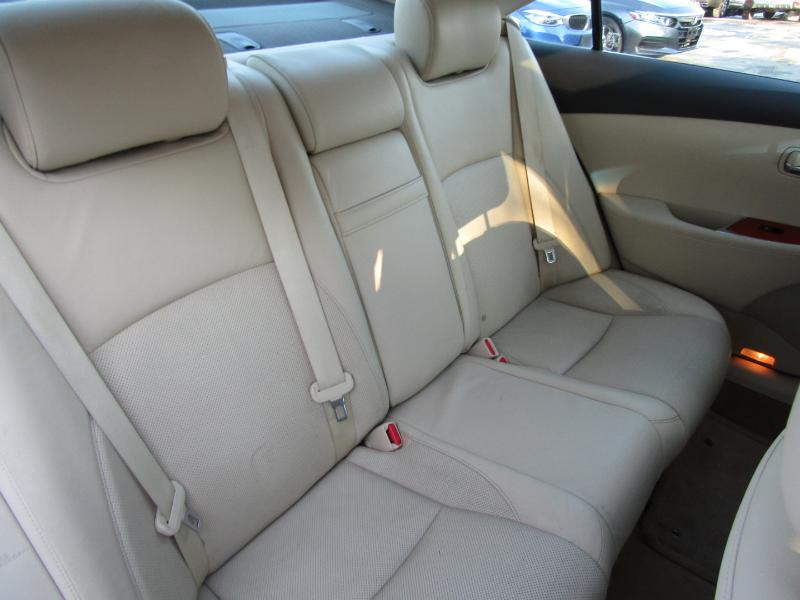 Lexus ES 350 Sedan 2011