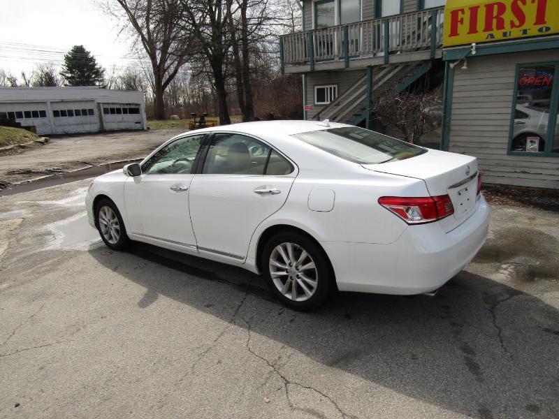 Lexus ES 350 Sedan 2011