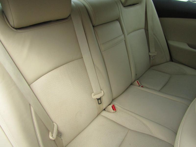 Lexus ES 350 Sedan 2011