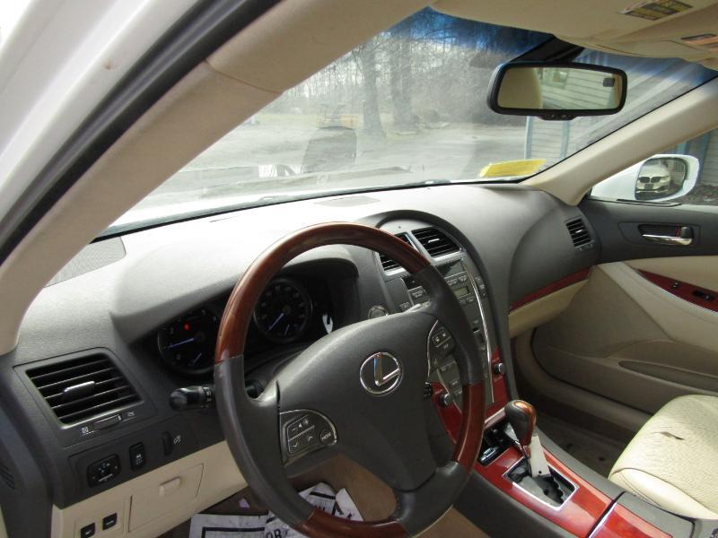 Lexus ES 350 Sedan 2011