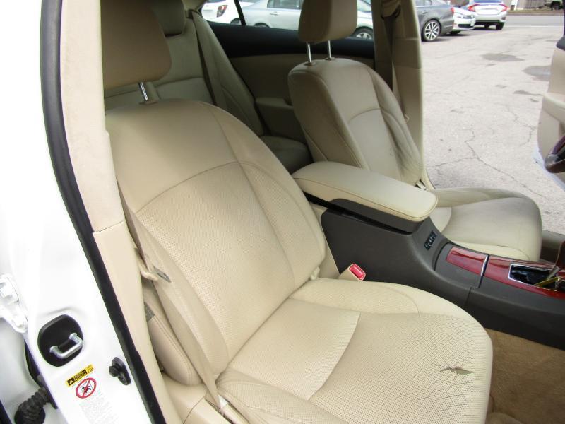 Lexus ES 350 Sedan 2011