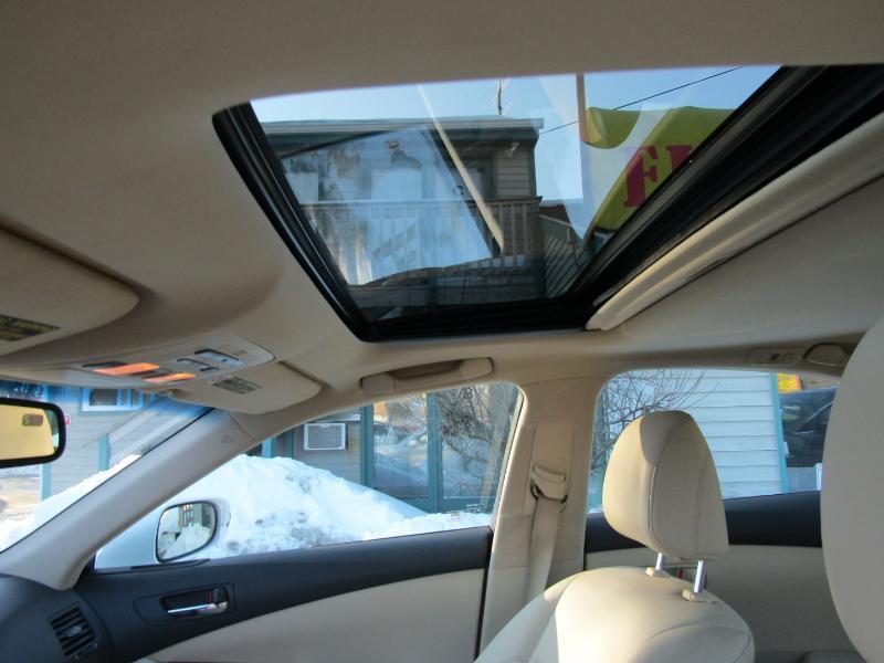 Lexus ES 350 Sedan 2011