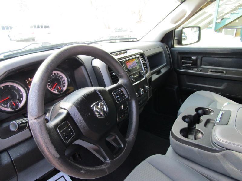 RAM 1500 Tradesman Quad Cab 4WD 2017