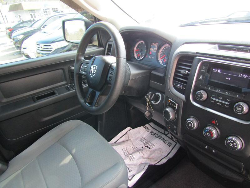 RAM 1500 Tradesman Quad Cab 4WD 2017