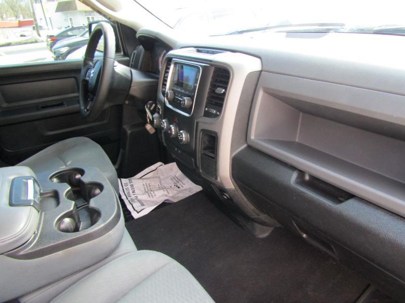 RAM 1500 Tradesman Quad Cab 4WD 2017