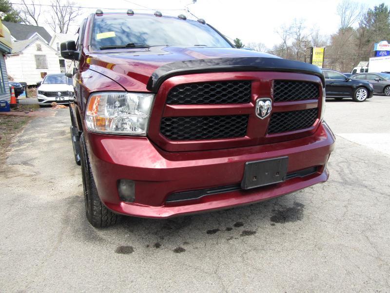 RAM 1500 Tradesman Quad Cab 4WD 2017