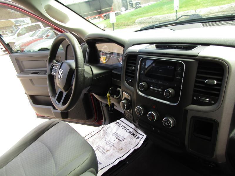RAM 1500 Tradesman Quad Cab 4WD 2017