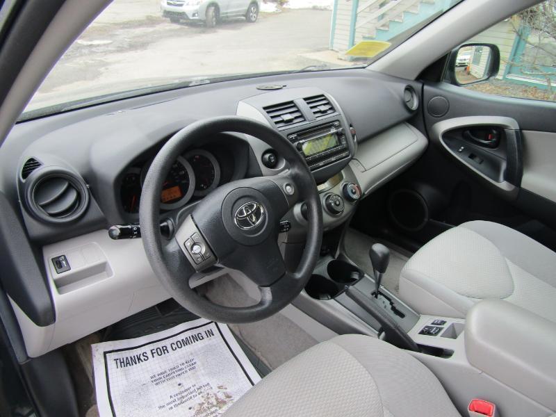 Toyota RAV4  2012